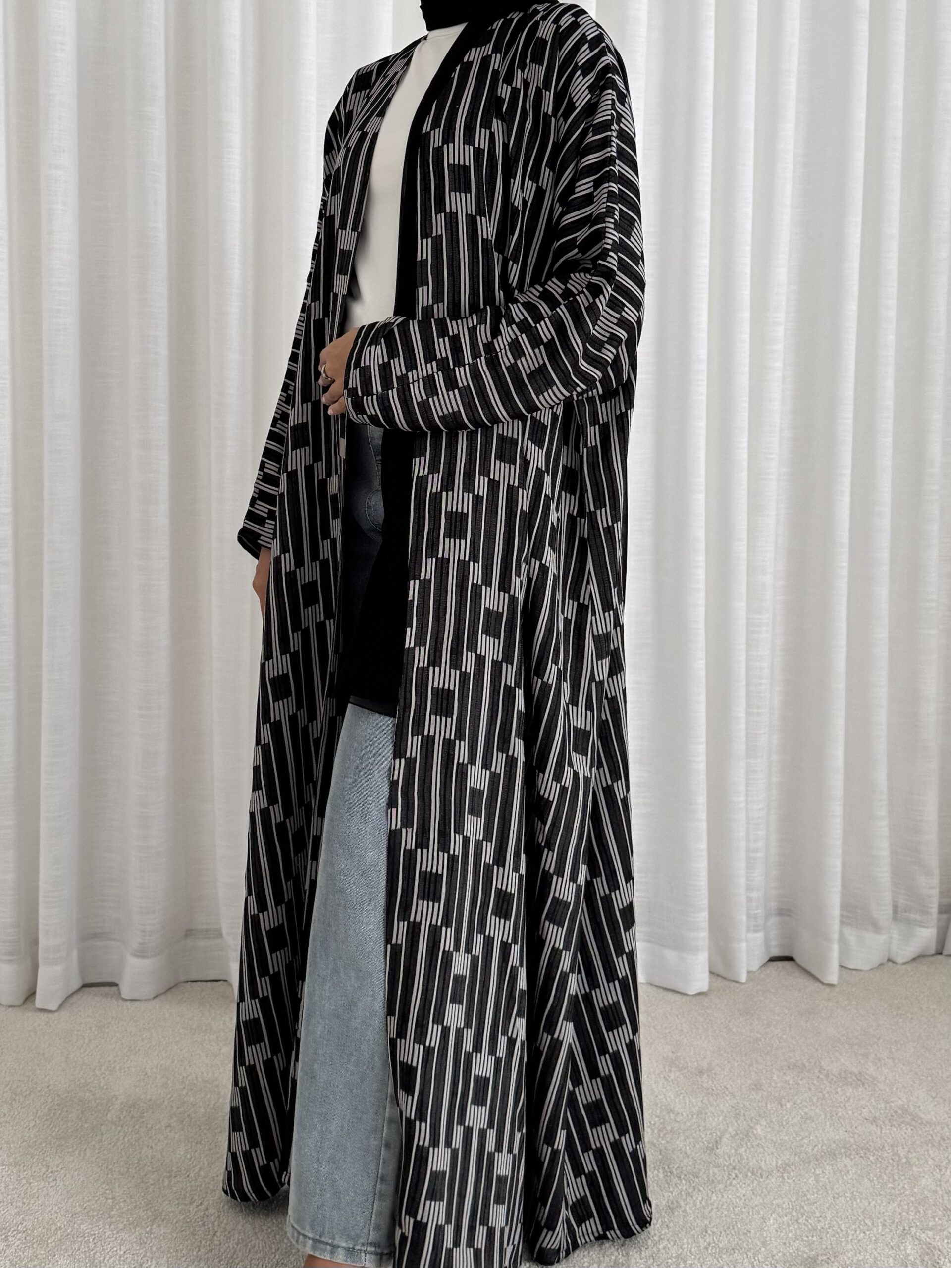 img_8693 Abaya 077 - Image 1